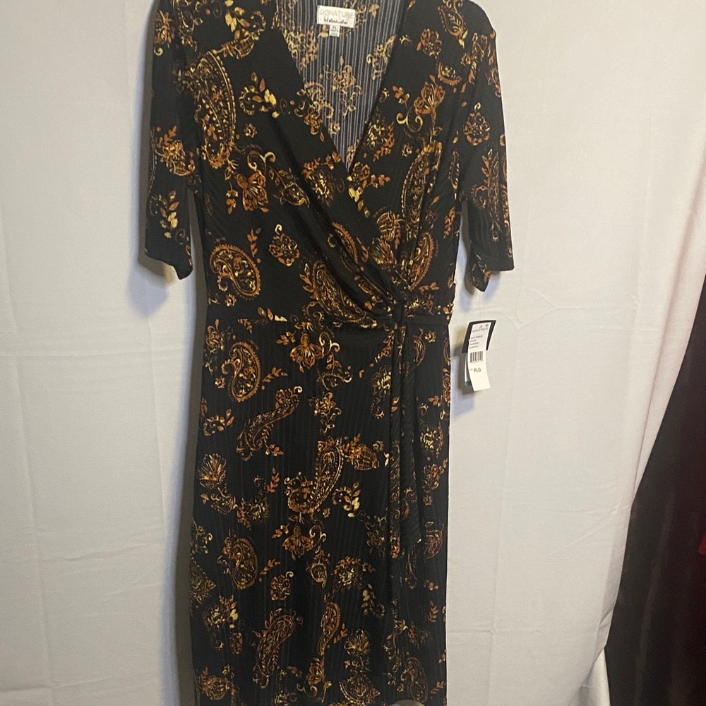 NWT Signature by Robbie Bee Black and Gold Paisley Midi Dress